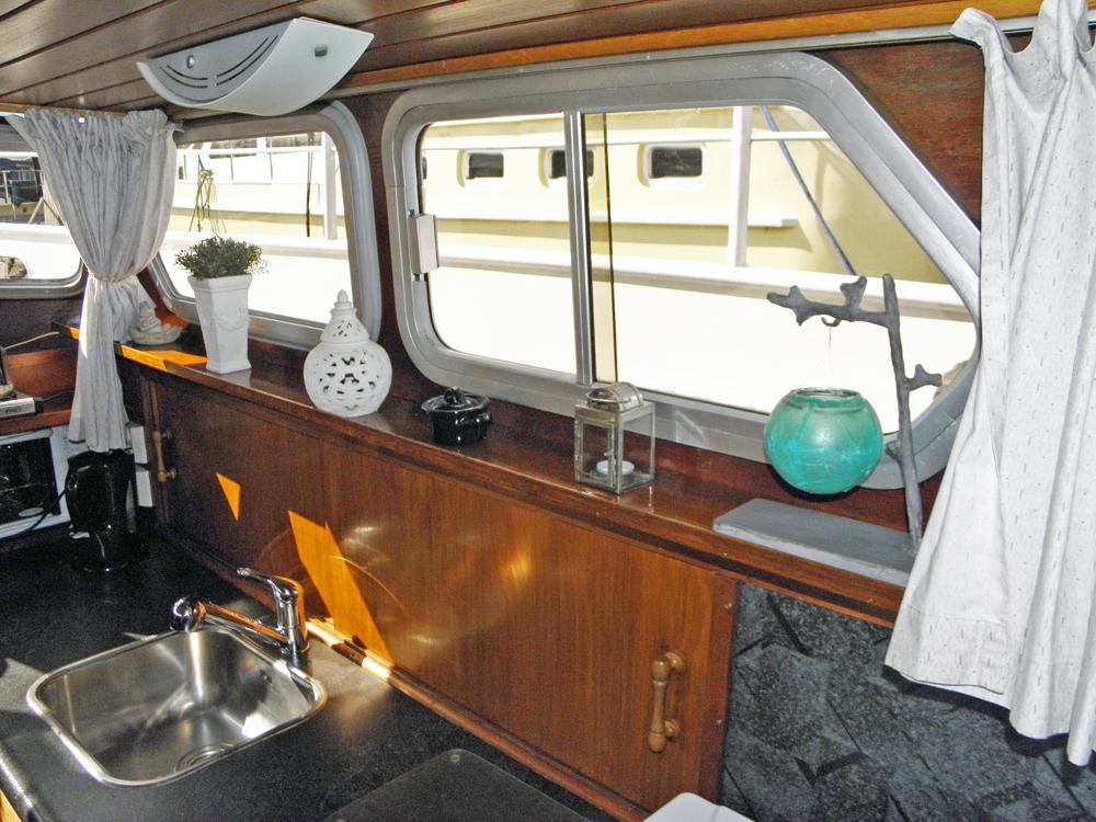 Fore ship, Accommodation